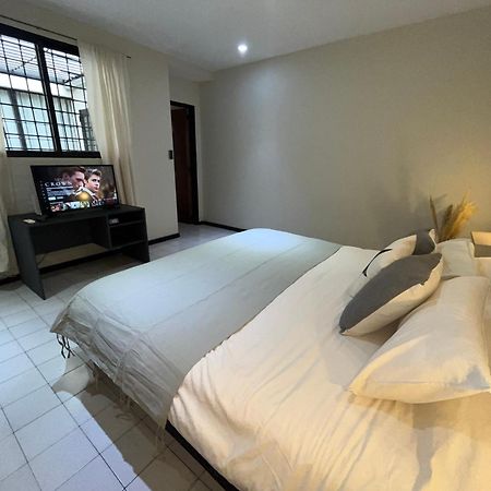 Departamento Espana A 3 Cuadras Plaza Independencia เมนโดซา ภายนอก รูปภาพ