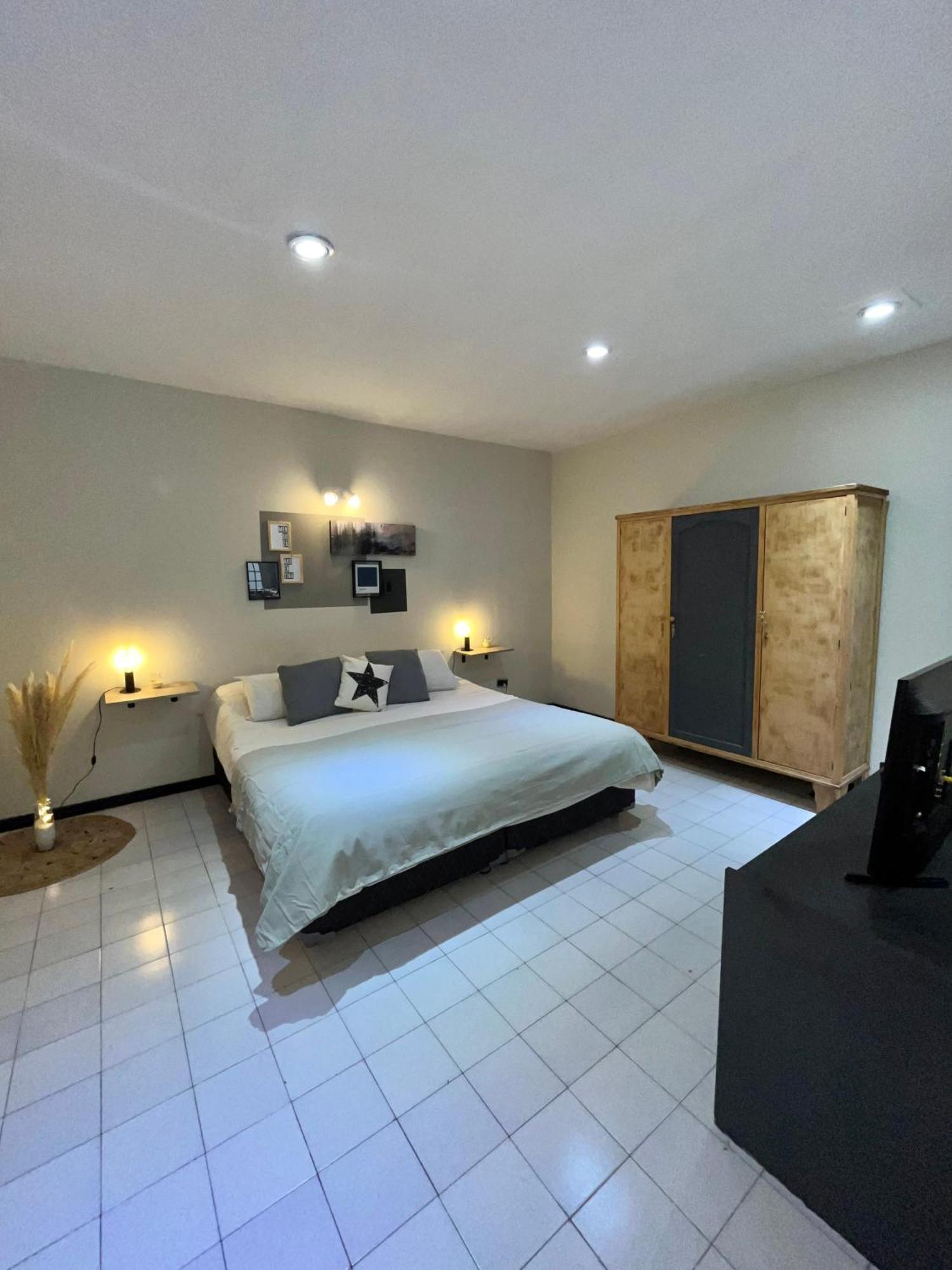 Departamento Espana A 3 Cuadras Plaza Independencia เมนโดซา ภายนอก รูปภาพ